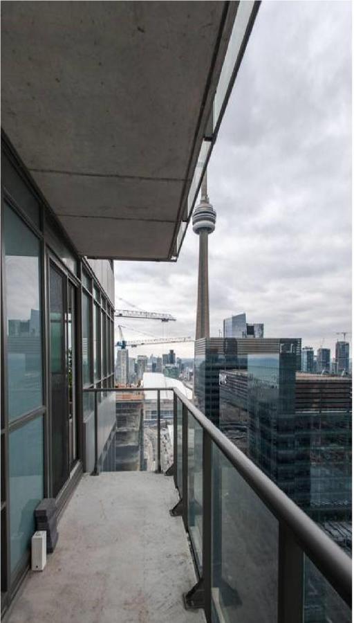 Toronto Downtown Core Two Bedroom Condo With Cn Tower View, Free Parking Exterior photo